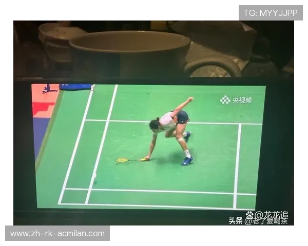 【现场直播】专家现场解读比赛中的关键战术和细节，比赛关键时刻